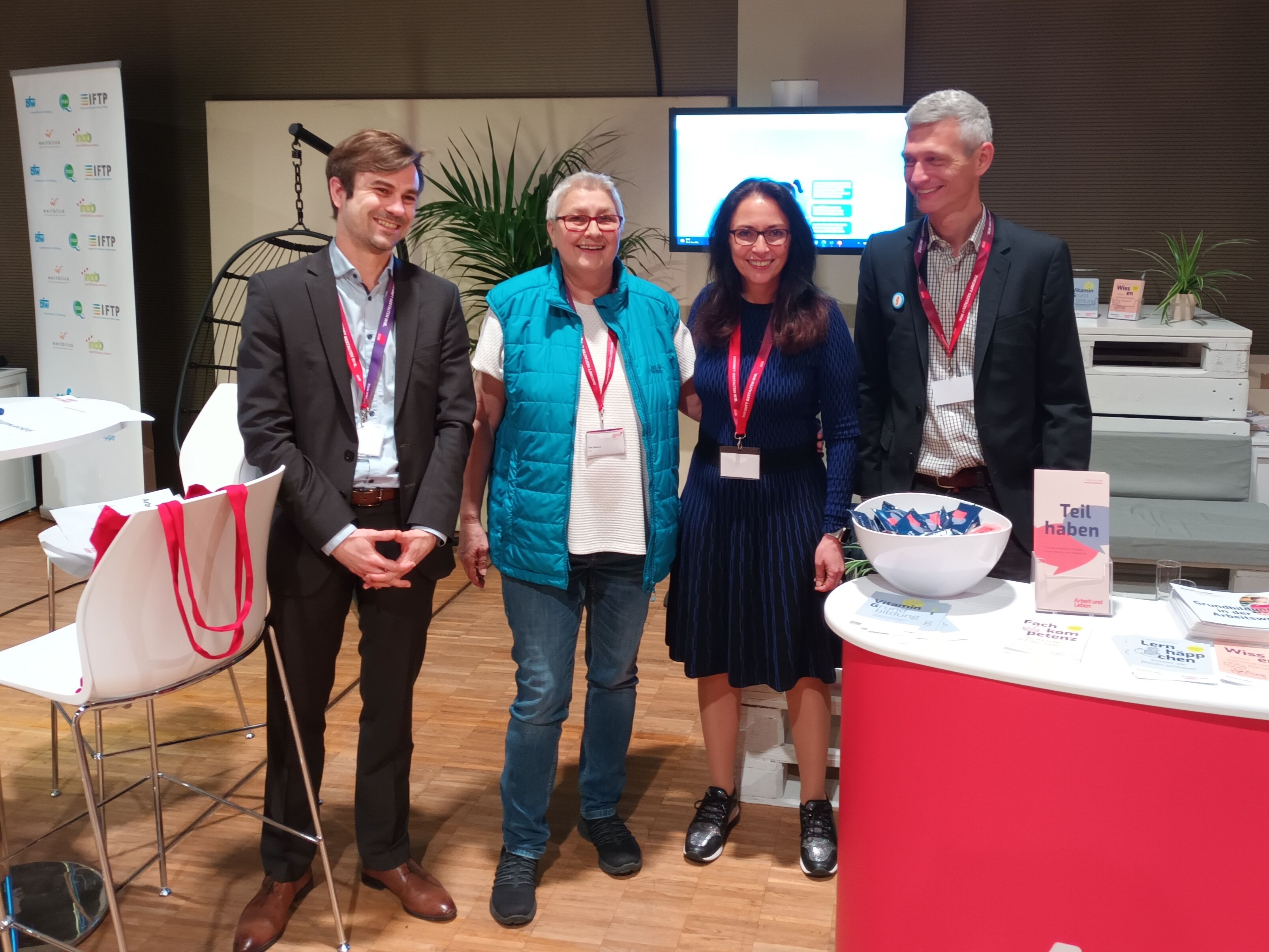 Jan Krüger, Elke Hannack, Yasmin Fahimi, Tobias Kriele (v.l.n.r.)