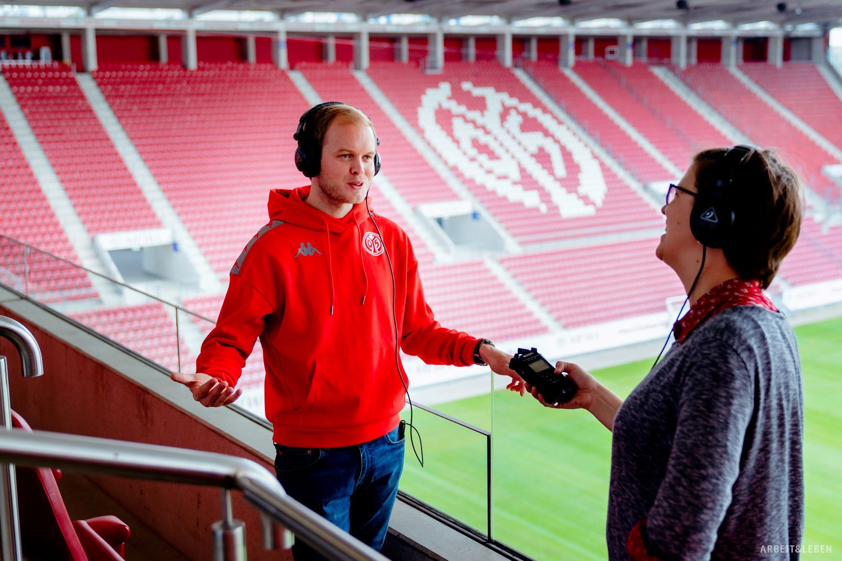 Laurin Schneider, FSV Mainz 05 und Stefanie Heise, Arbeit und Leben Rheinland-Pfalz gGmbH